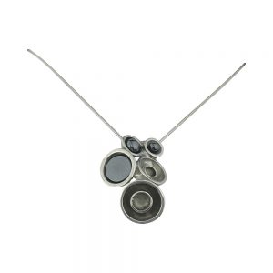 Collier Pendentif Gris