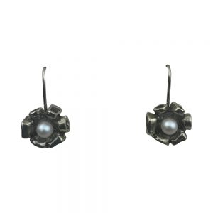 Boucles d'oreilles fleurs blanches