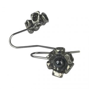 boucles-oreilles-fleur-grise-c